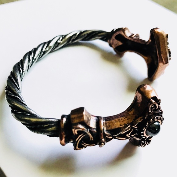Thor Thunder-hammer Viking Torque Cuff - Picture 5 of 8